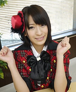 В японии школьница Ruri Narumiya присела на лицо своего препода