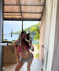 Слитые фотки онлифанс модели Глории Сол